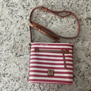 Dooney & Bourke cross body bag
